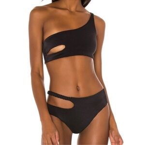 Joues De Sable One-Shoulder cutout Emmy Bikini Swim Top in noir size M